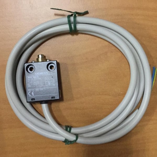 interruptor de posición con formato compacto 40 mm de ancho con cable de conexión de 2 m Contactos de acción brusca 1NA+1NC vástago reforzado