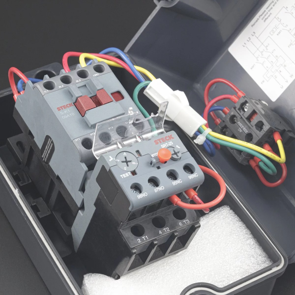 Arrancador directo 3F 220Vac 7...10A de 3Hp con luz de indicación de marcha