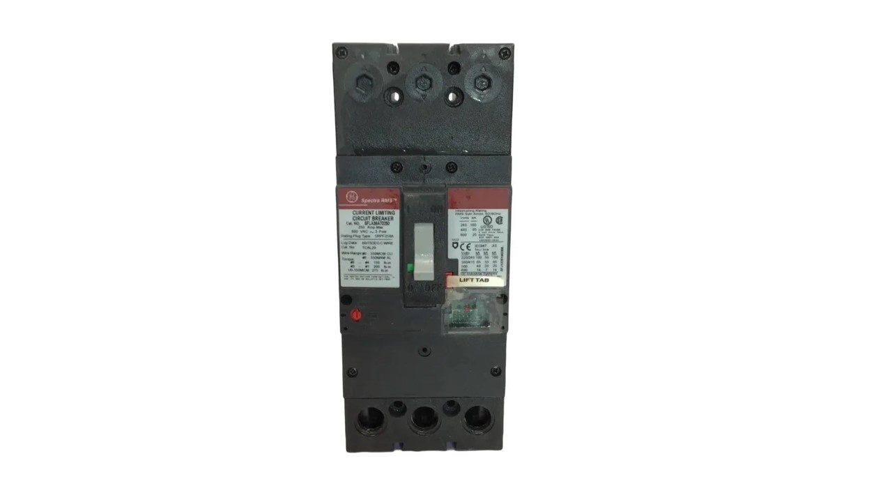 Breaker Breaker 3P 250A. General Electric SFLA36AT0250 (No incluye rating plug)