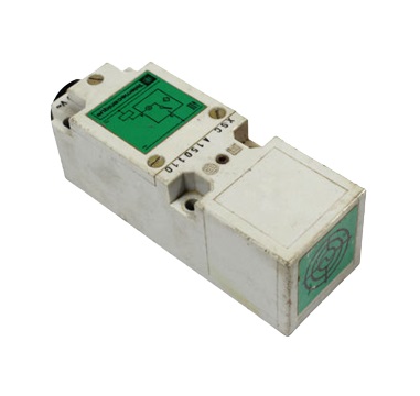 Sensor de proximidad inductivo 24-240V